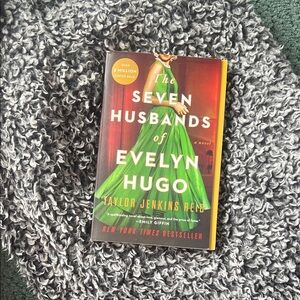 The Seven Husbands of Evelyn Hugo Book
